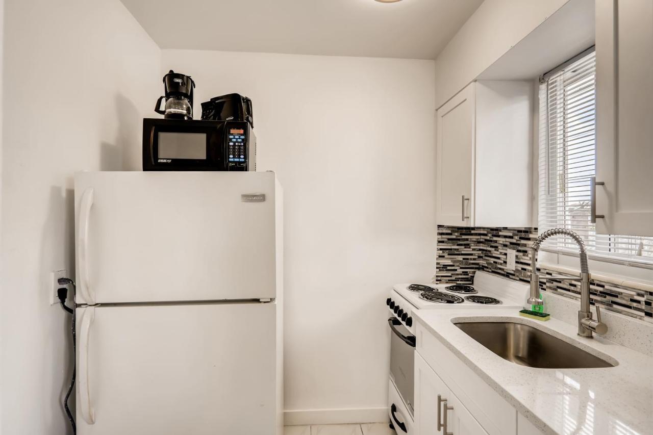 Coral Sands Huge Studio W/ 2 Queen Beds! غرب شاطئ بالم المظهر الخارجي الصورة