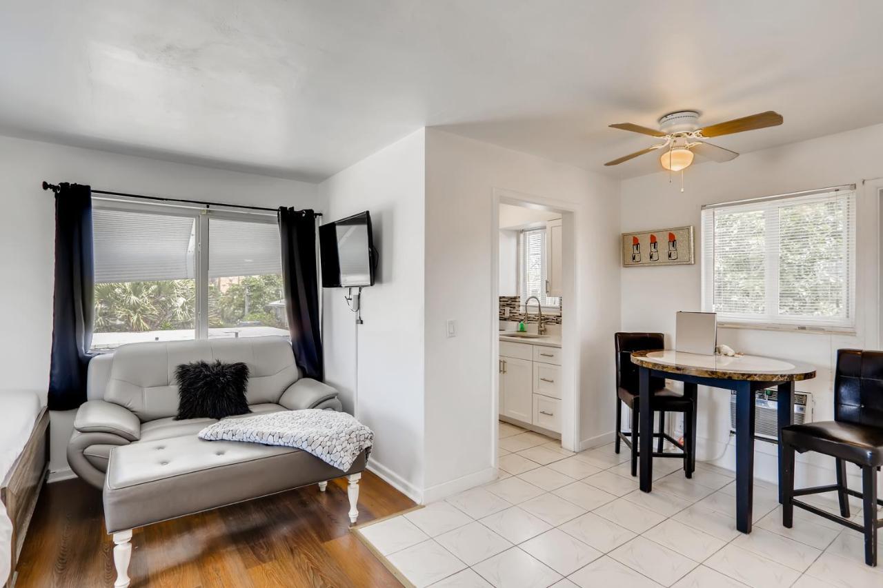 Coral Sands Huge Studio W/ 2 Queen Beds! غرب شاطئ بالم المظهر الخارجي الصورة
