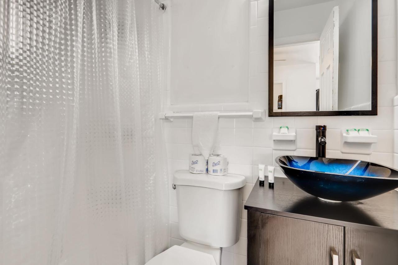 Coral Sands Huge Studio W/ 2 Queen Beds! غرب شاطئ بالم المظهر الخارجي الصورة