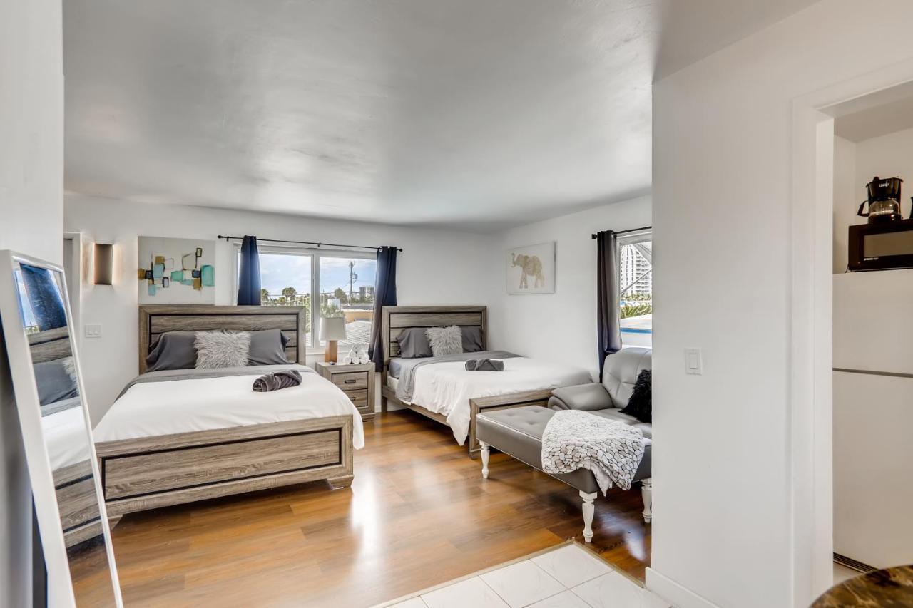 Coral Sands Huge Studio W/ 2 Queen Beds! غرب شاطئ بالم المظهر الخارجي الصورة