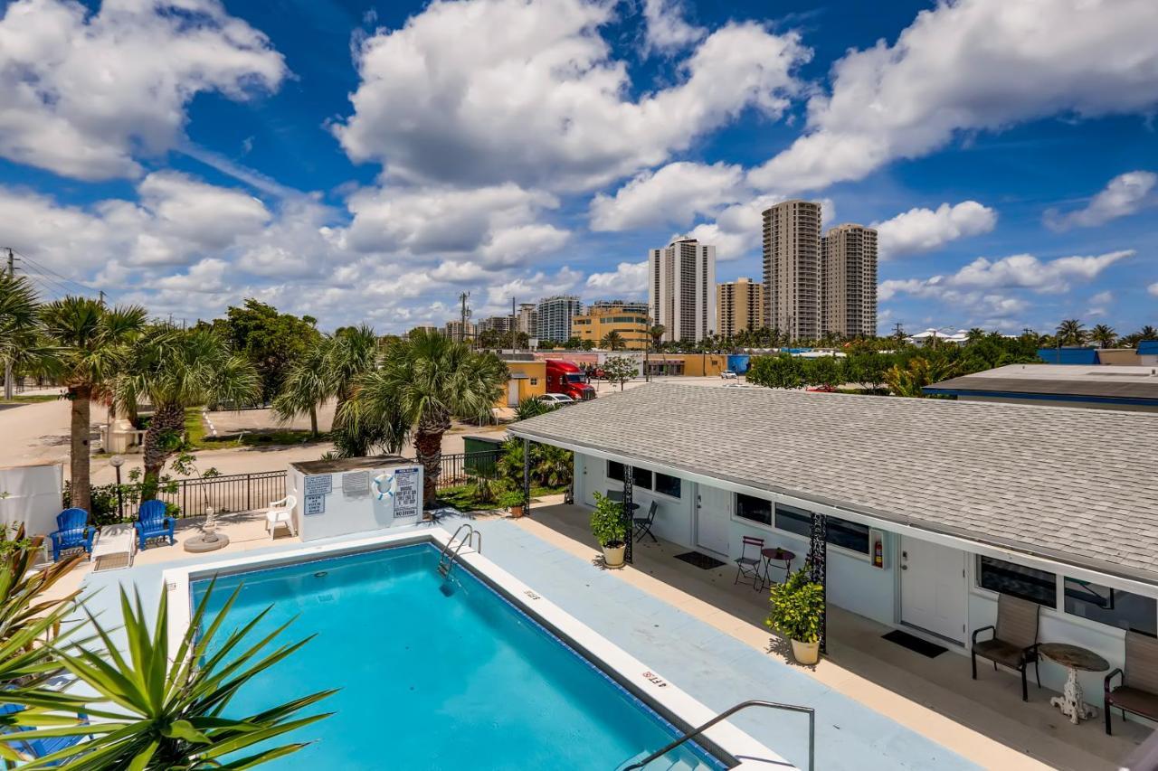 Coral Sands Huge Studio W/ 2 Queen Beds! غرب شاطئ بالم المظهر الخارجي الصورة
